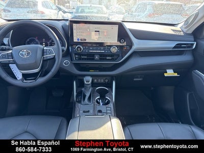 2026 Toyota Highlander Hybrid Platinum