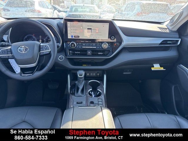 2026 Toyota Highlander Hybrid Platinum
