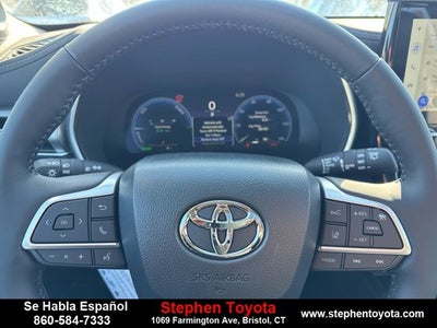 2026 Toyota Highlander Hybrid Platinum