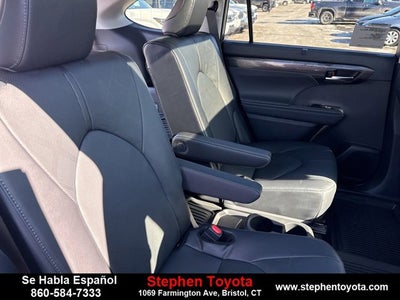 2026 Toyota Highlander Hybrid Platinum