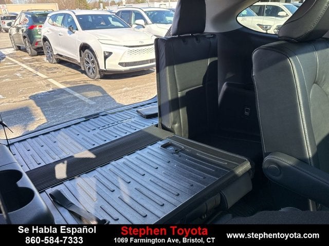 2026 Toyota Highlander Hybrid Platinum