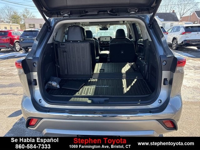 2026 Toyota Highlander Hybrid Platinum