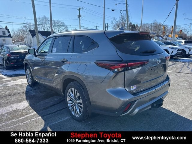 2026 Toyota Highlander Hybrid Platinum
