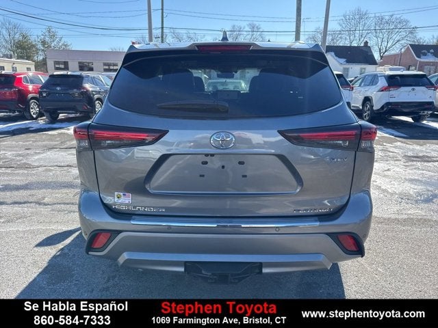 2026 Toyota Highlander Hybrid Platinum