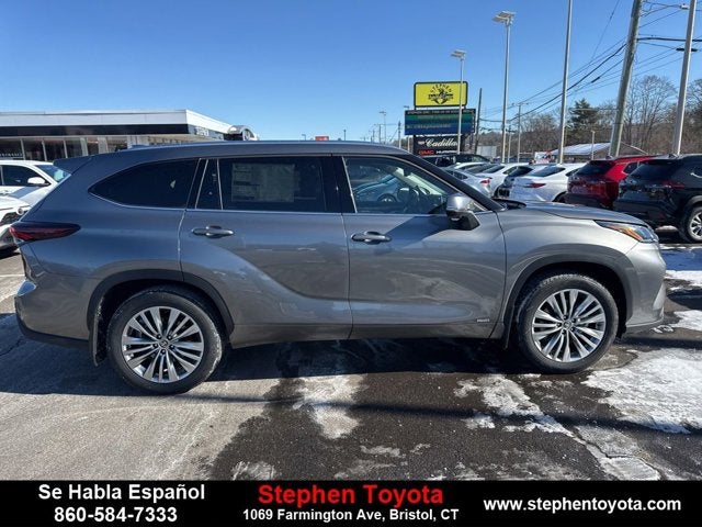 2026 Toyota Highlander Hybrid Platinum