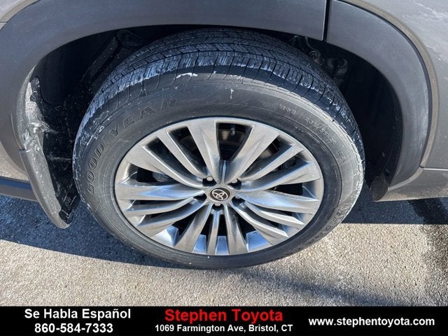 2026 Toyota Highlander Hybrid Platinum