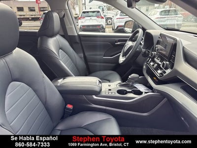 2026 Toyota Highlander Hybrid XLE