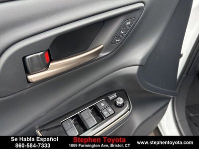 2025 Toyota Crown Signia XLE