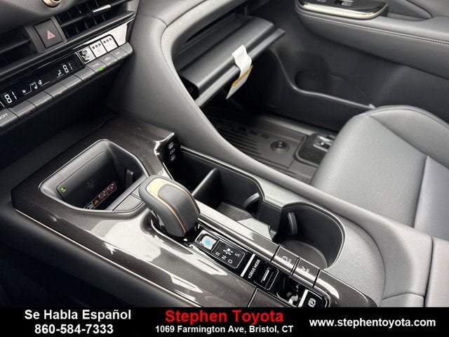 2025 Toyota Crown Signia XLE