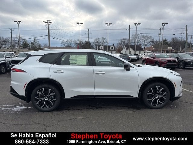 2025 Toyota Crown Signia XLE