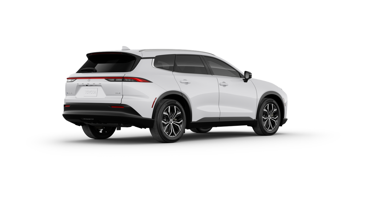 2025 Toyota Crown Signia XLE