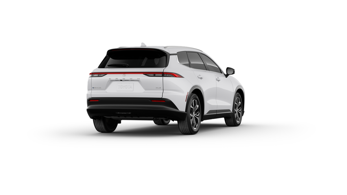 2025 Toyota Crown Signia XLE