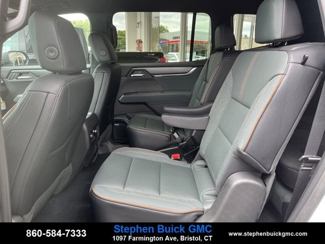 2026 GMC Acadia AWD AT4