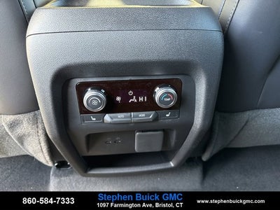 2026 GMC Acadia AWD AT4