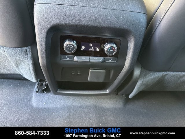 2026 GMC Acadia AWD AT4