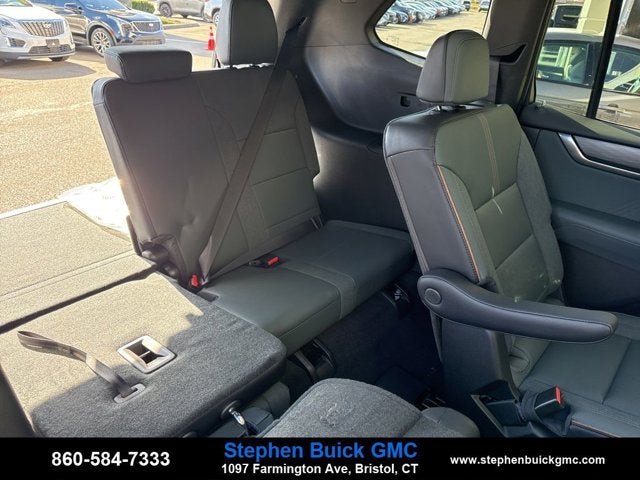 2026 GMC Acadia AWD AT4