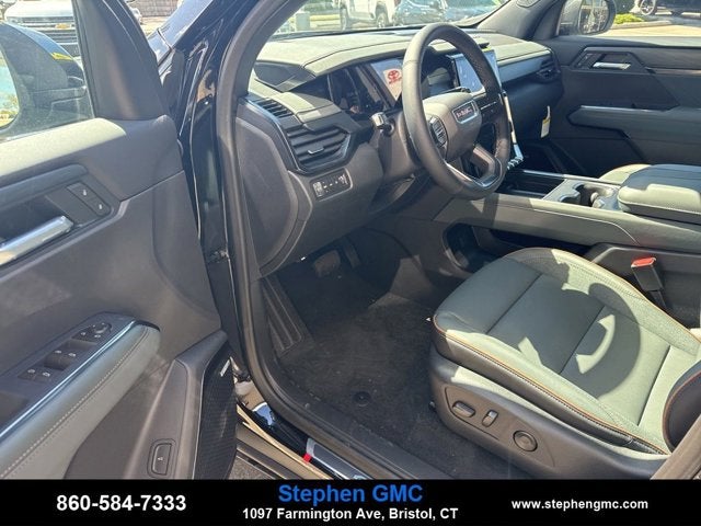 2026 GMC Acadia AWD AT4
