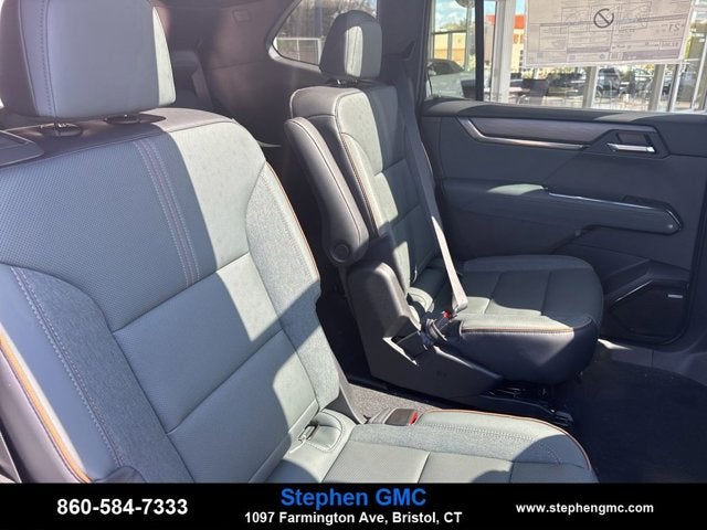 2026 GMC Acadia AWD AT4