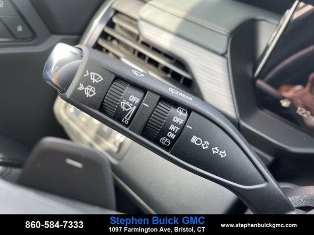 2025 GMC Acadia AWD AT4