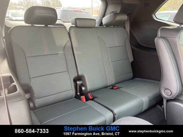 2025 GMC Acadia AWD AT4