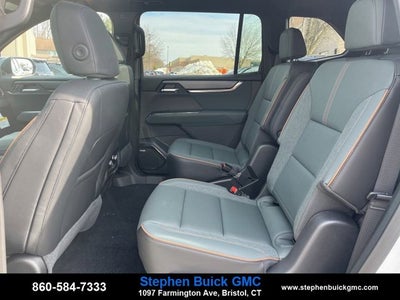 2025 GMC Acadia AWD AT4