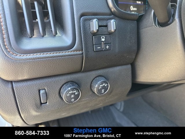 2022 GMC Canyon 4WD AT4 w/Leather