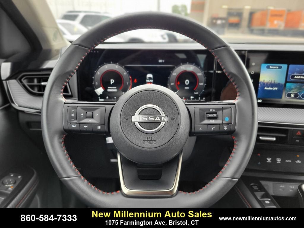 2025 Nissan Kicks SR