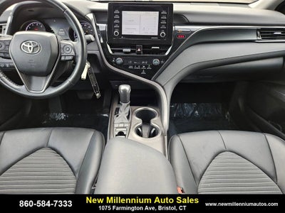 2022 Toyota Camry SE