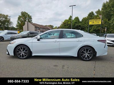 2022 Toyota Camry SE