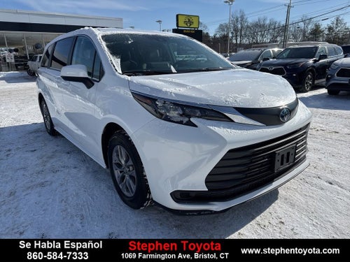 2024 Toyota Sienna LE
