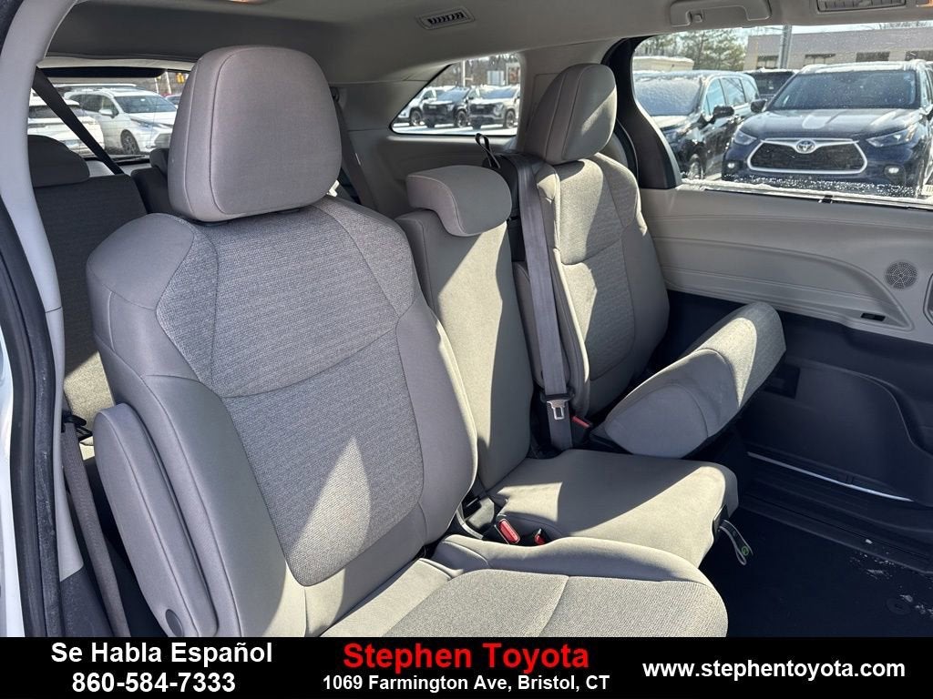 2024 Toyota Sienna LE