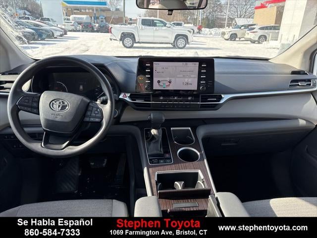 2024 Toyota Sienna LE