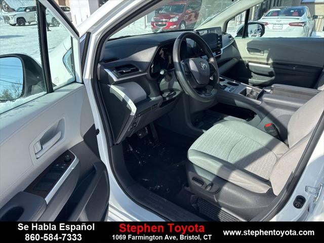 2024 Toyota Sienna LE
