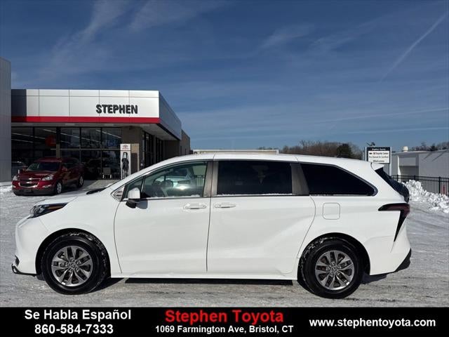 2024 Toyota Sienna LE