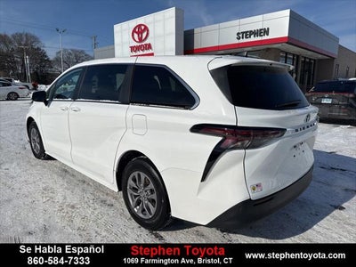 2024 Toyota Sienna LE