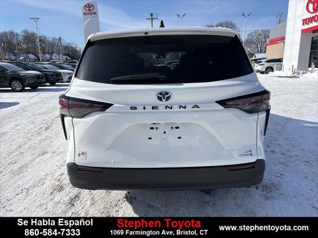 2024 Toyota Sienna LE