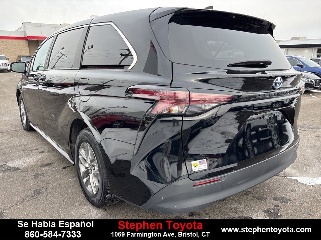 2024 Toyota Sienna LE