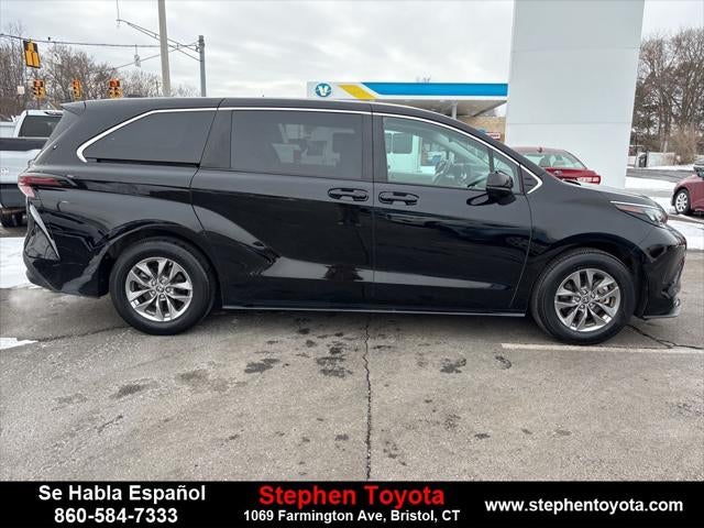 2024 Toyota Sienna LE