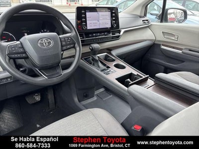 2024 Toyota Sienna LE