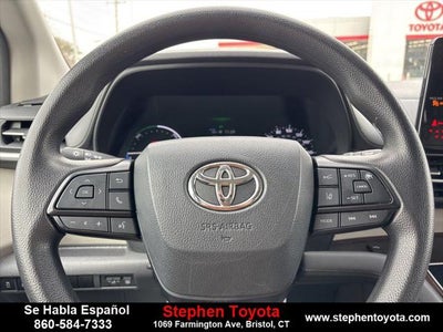 2024 Toyota Sienna LE