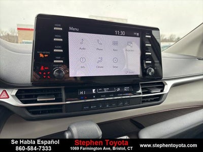 2024 Toyota Sienna LE