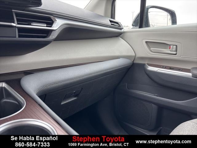2024 Toyota Sienna LE