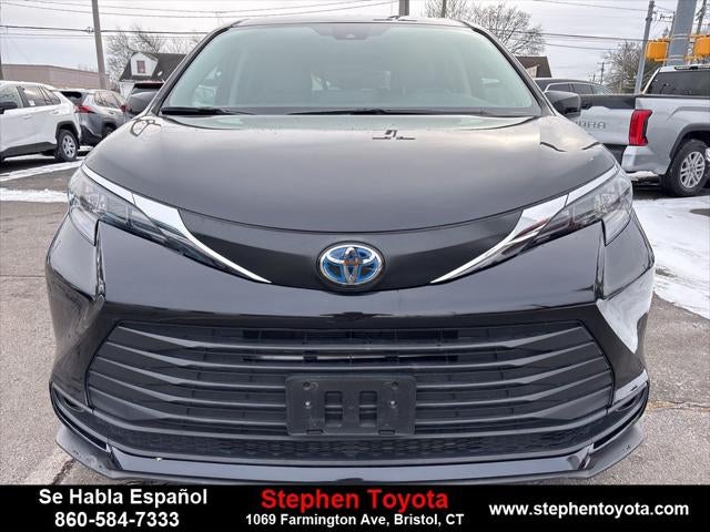 2024 Toyota Sienna LE