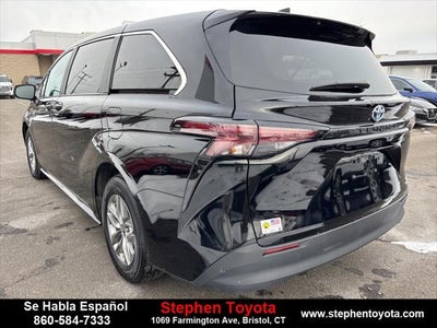 2024 Toyota Sienna LE