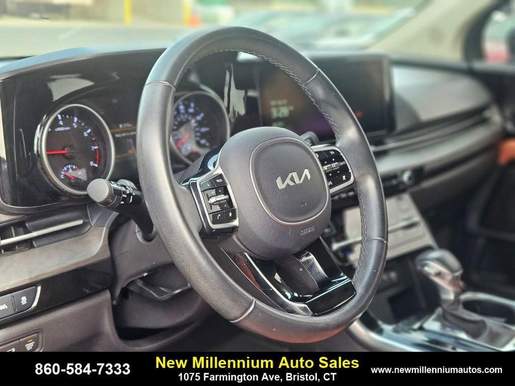 2022 Kia Carnival SX